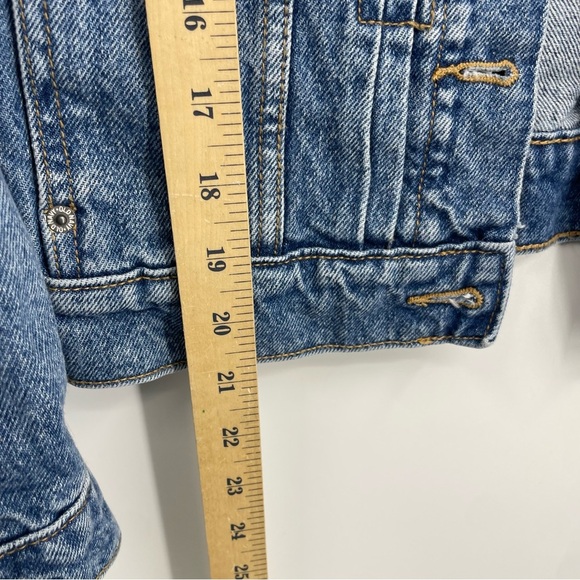 Old Navy Light Wash Blue Distressed Relaxed Classic birdie Denim Jean Jacket S - Picture 6 of 7